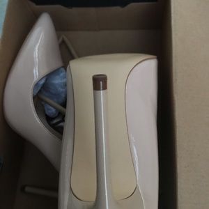 Zara heels size 9 ( brand new)